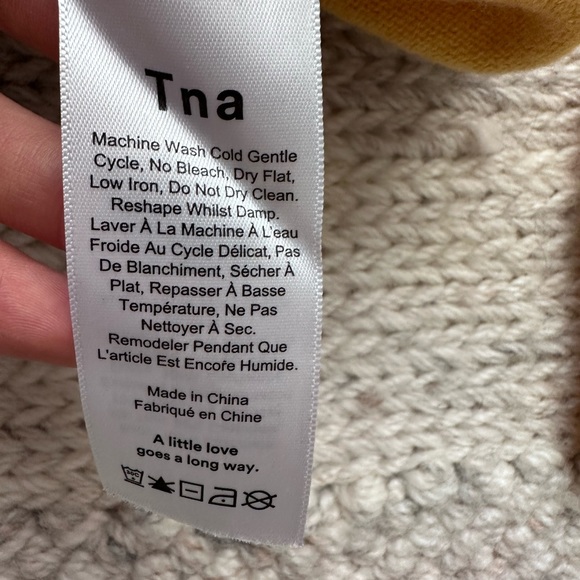 Aritzia TNA 100% Cashmere Crewneck in Yellow XXS - Picture 8 of 8